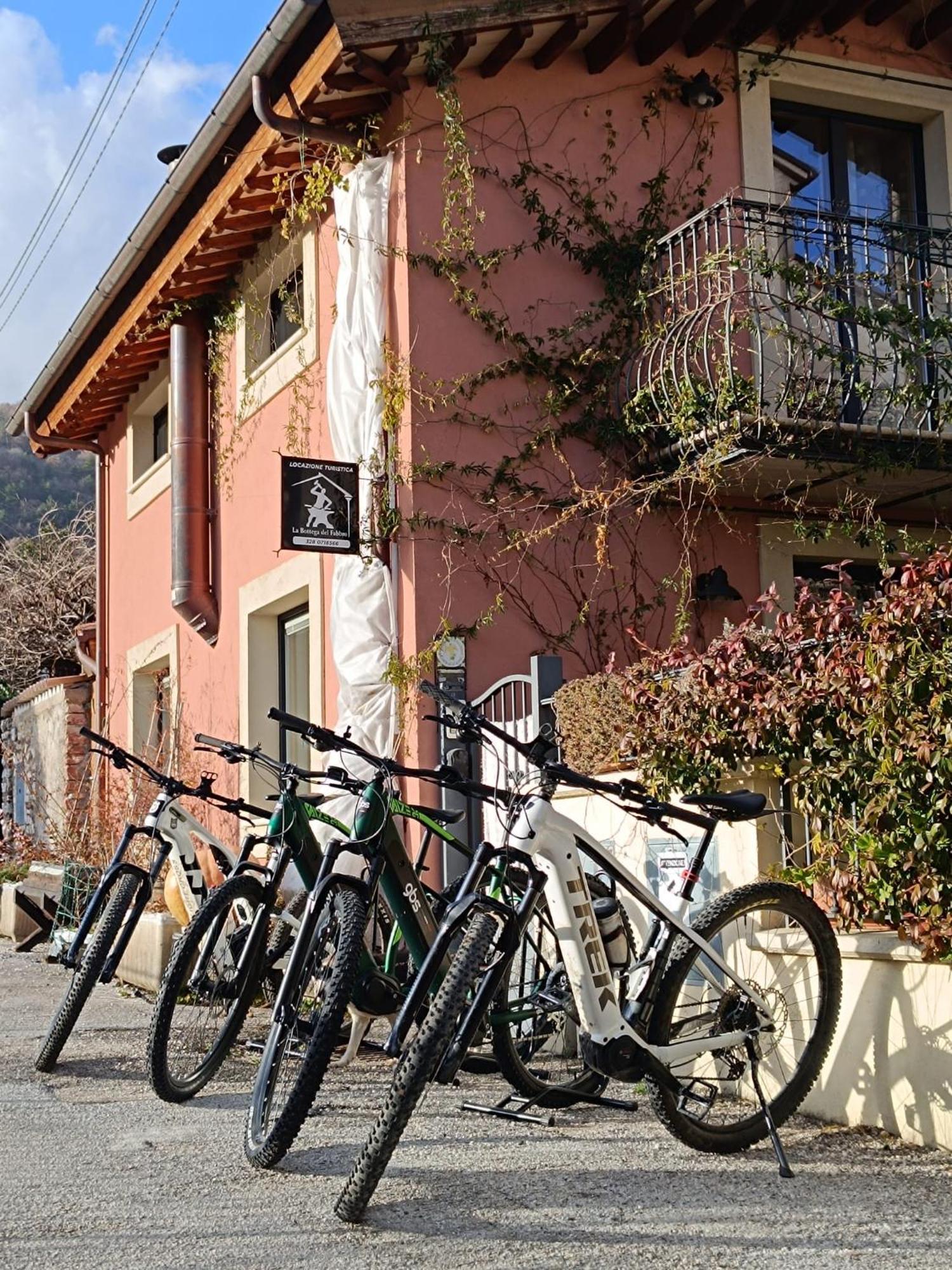 La Bottega Del Fabbro Affitto Breve Villa Contigliano Exteriör bild